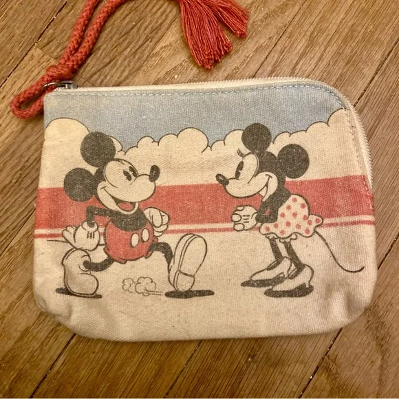 Disney x Junk Food Pouch - Picture 3 of 4